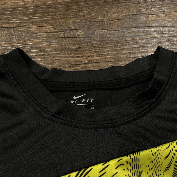 Nike Shirt Boys Medium 5/6 Black Yellow Athletic DriFit Logo Youth Kids - Picture 4 of 10